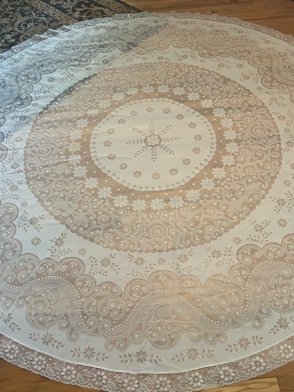 Large Vintage White Round Tablecloth – 96” – Floral Lace Design